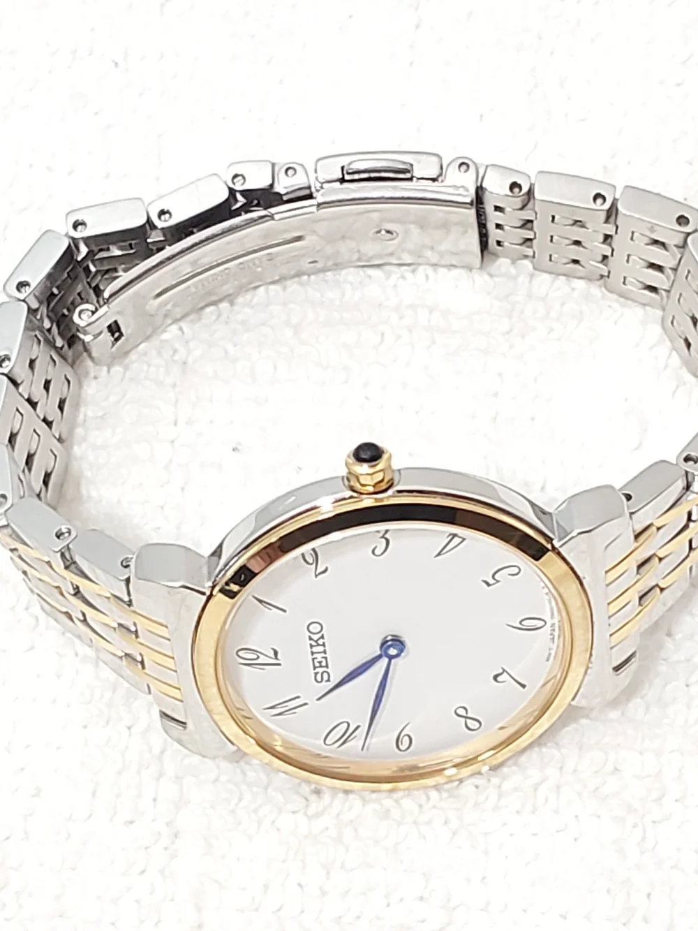 Vintage Seiko Stainless Steel White Dial Gold Tone Women's Quartz Watch WR 50M